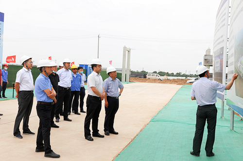 省国资委党委委员、副主任李凯到陕西J9集团平台集团调研领导工作