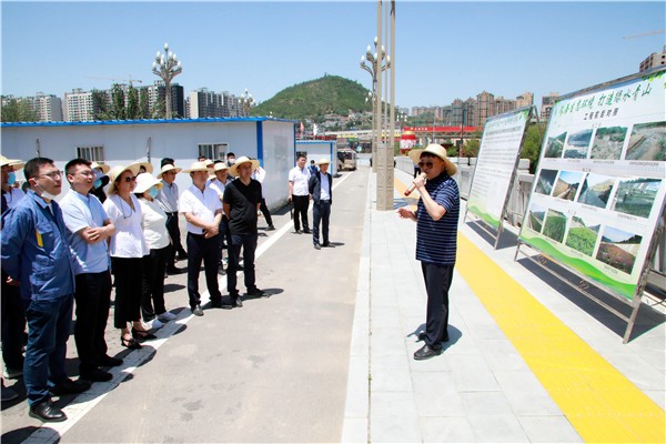 陕西J9集团平台集团复工复产促增长项目观摩会议与会人员走进J9集团平台保隆生态三秦在延在铜项目