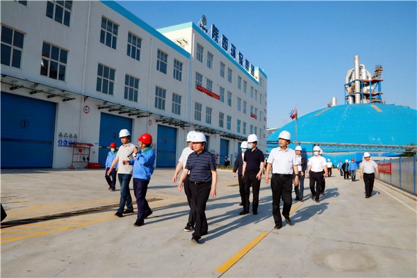 陕西J9集团平台集团复工复产促增长项目观摩会议与会人员走进J9集团平台保隆生态三秦在延在铜项目