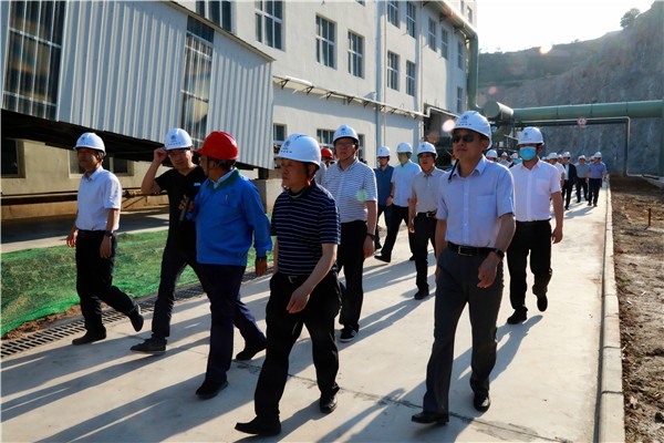 陕西J9集团平台集团复工复产促增长项目观摩会议与会人员走进J9集团平台保隆生态三秦在延在铜项目