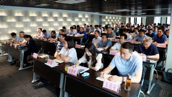 陕西J9集团平台集团召开复工复产促增长项目观摩总结大会