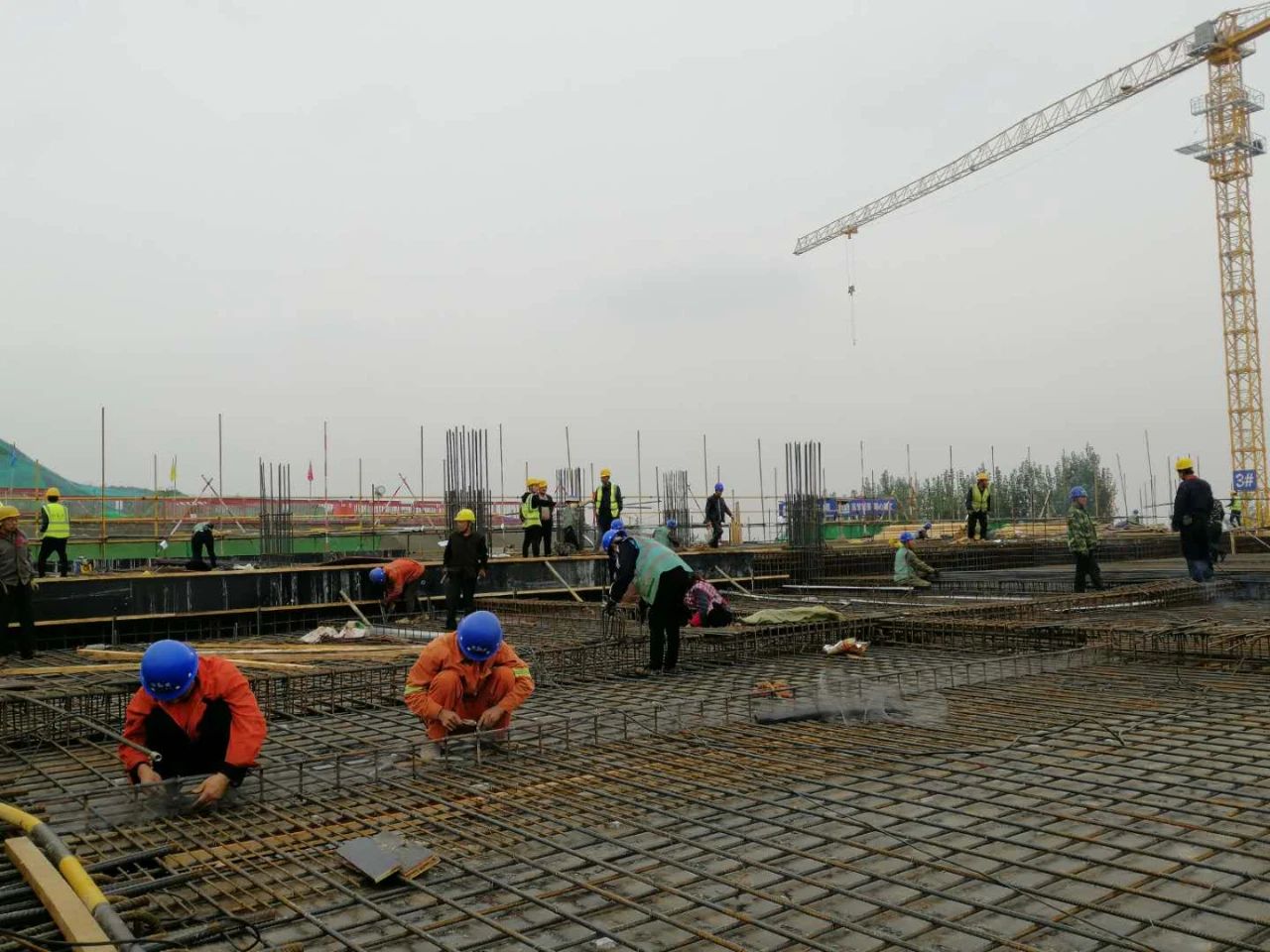 【国庆中秋齐邂逅】水环境公司加班加点迎“双节”