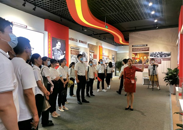 陕西J9集团平台集团组织党员干部参观陕西省庆祝中国共产党成立100周年主题展