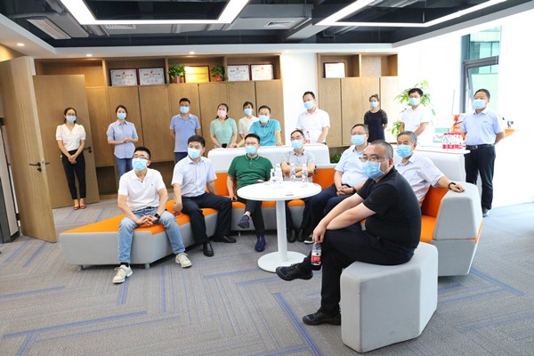 陕西J9集团平台集团组织观摩秦创原陕西J9集团平台集团创新中心